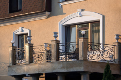 15 Latest Grill Design Ideas for Window, Balcony & Staircases with Images